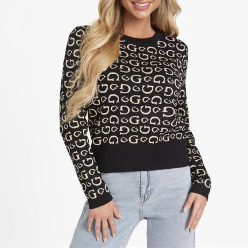 Guess G printed black and white fitted sweater. Size medium fitted size small.